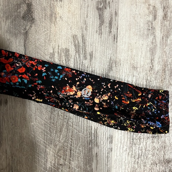 Lululemon head band! 🩷❤️😊 - Picture 2 of 3